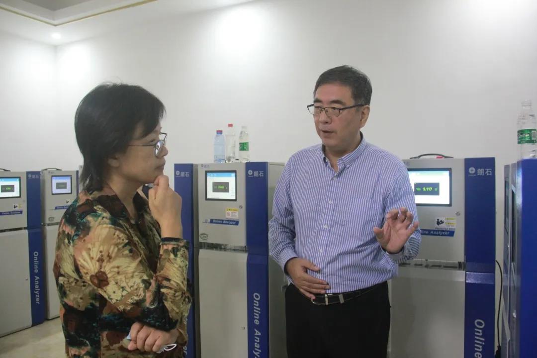 1603414620222302.jpg 林文处长一行参观朗石展厅