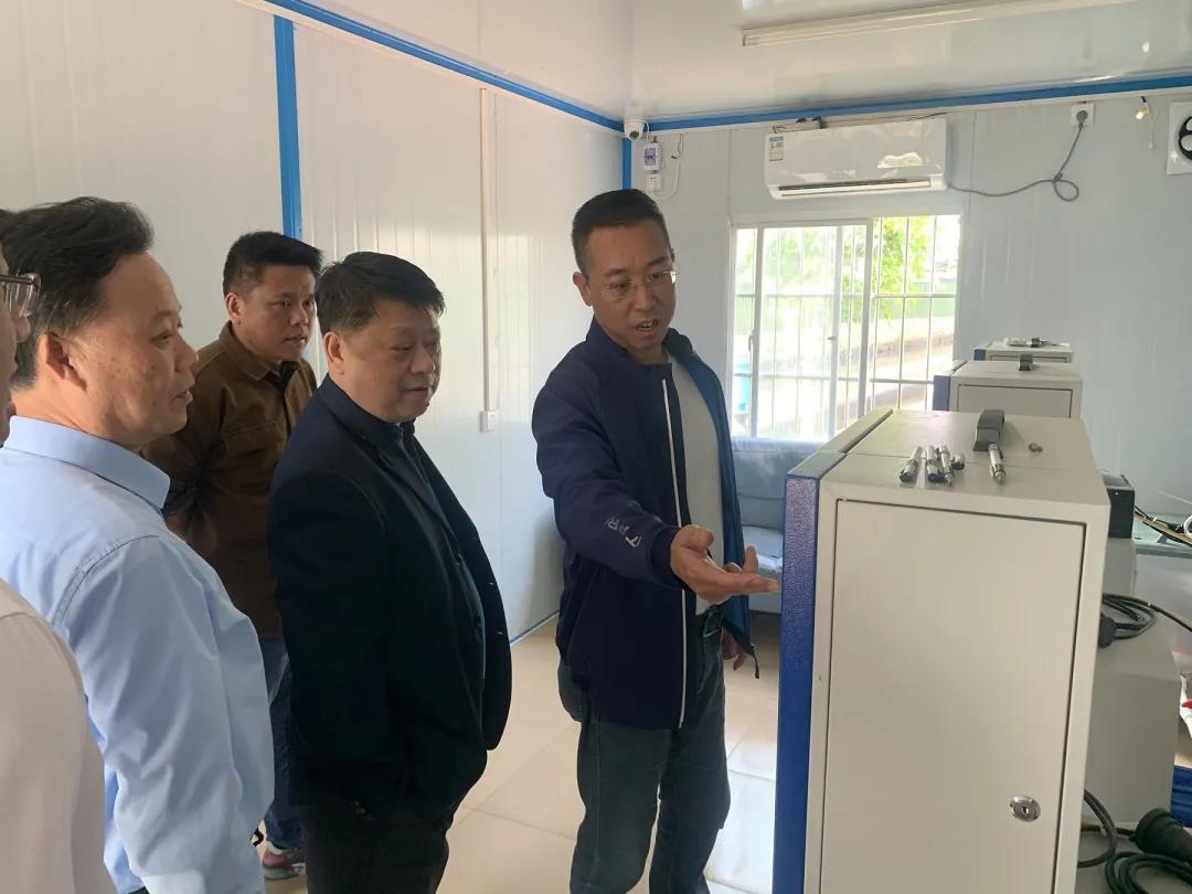 1614322665119116.jpg 汕头市龙湖区委书记林定亮一行现场考察朗石仪器